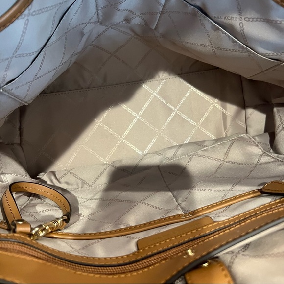 NWOT Michael Kors Sullivan Large Tote Colors - Picture 11 of 14